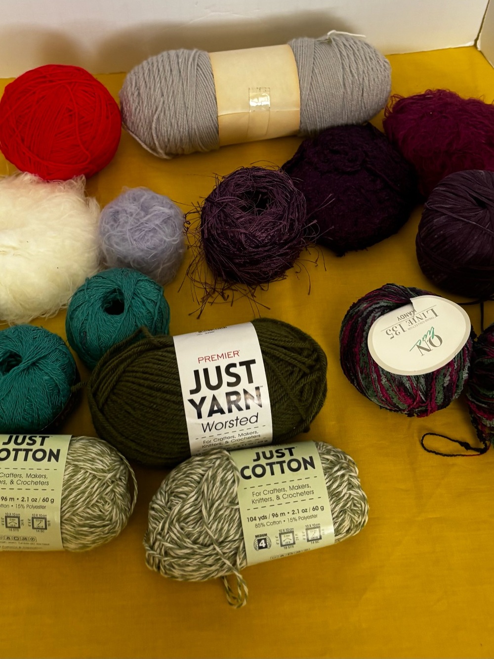 A lot Olive Green Yarn - Multipack Assortment